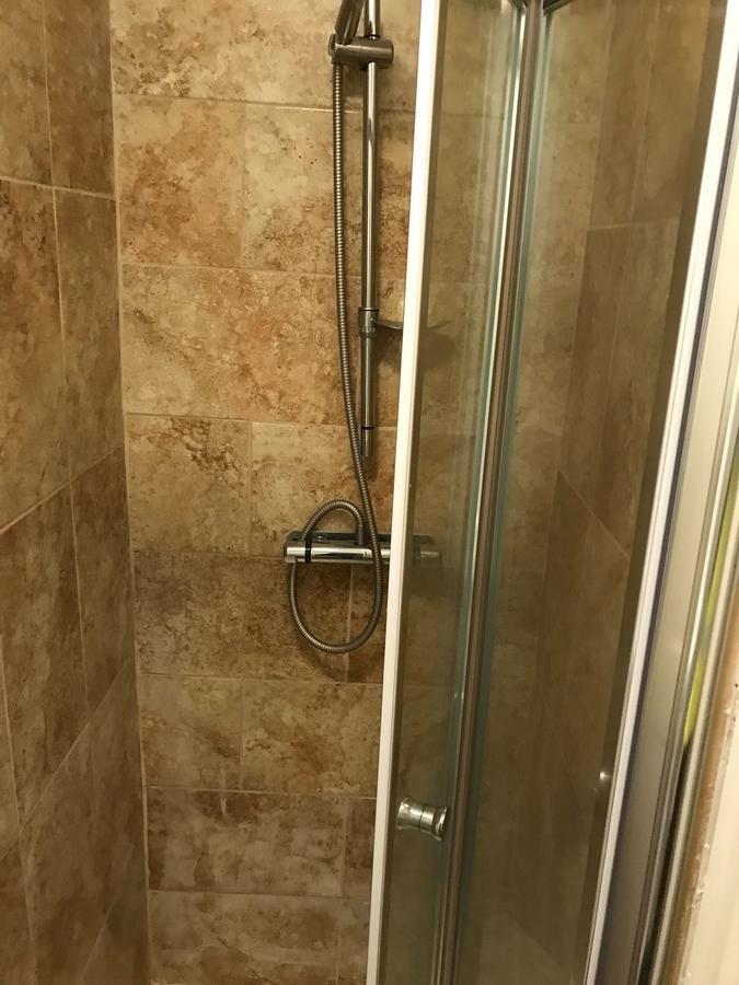 Hatfield Save-Money Rooms - 10Over10 For Price! Exterior photo